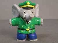 象のベンジャミンPVCフィギュア 警察官